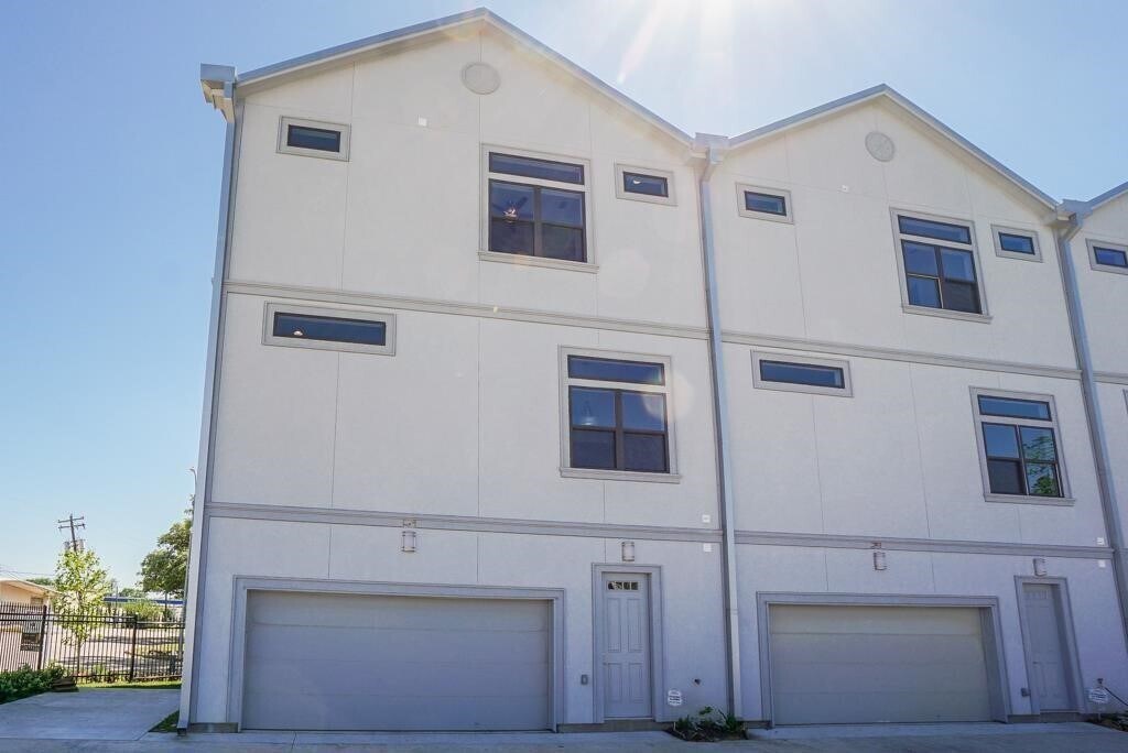 Foto del edificio - 3351 Kilgore St