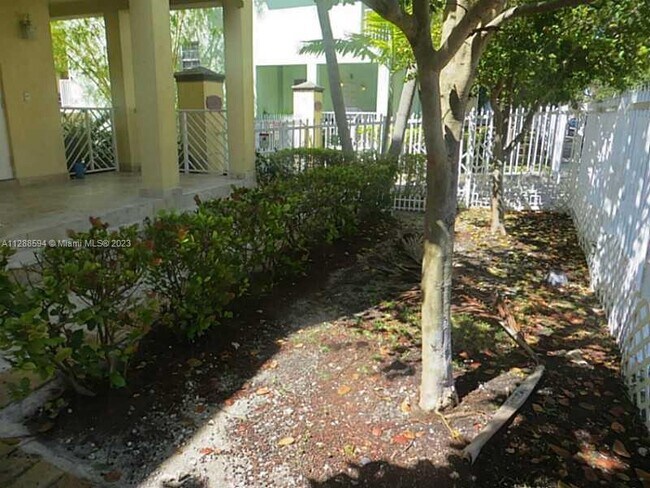 Foto del edificio - 930 SW 10th St
