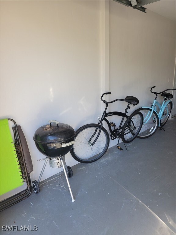 Building Photo - 735 High Pines Dr