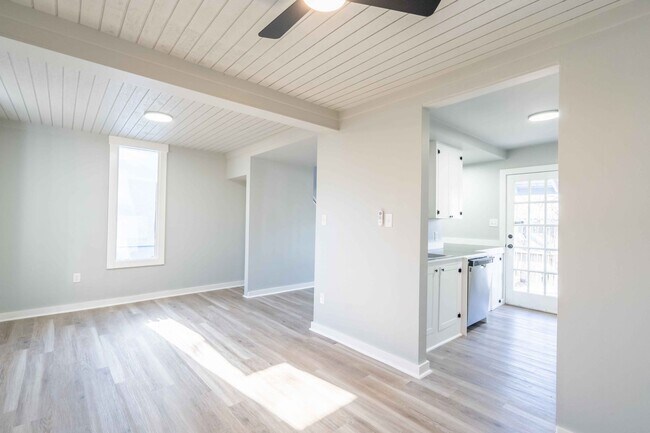 Foto del edificio - 1703 S Quaker Ave