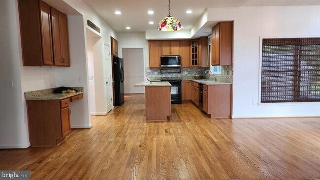 Foto del edificio - 4018 Tiber Falls Dr