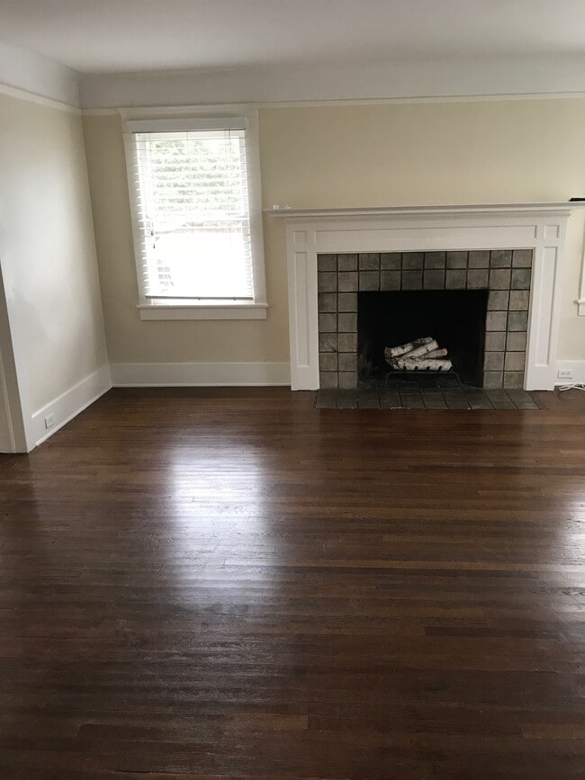 Sala de estar - 914 S Los Robles Ave