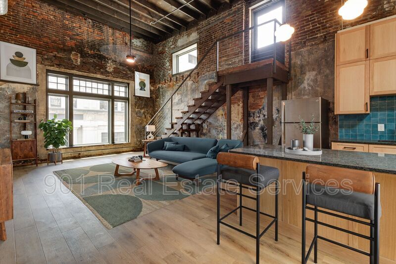 Photo - 124 Monroe Avenue