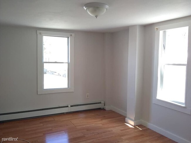 Foto del edificio - 3 br, 1 bath Apartment - 9A Maple St