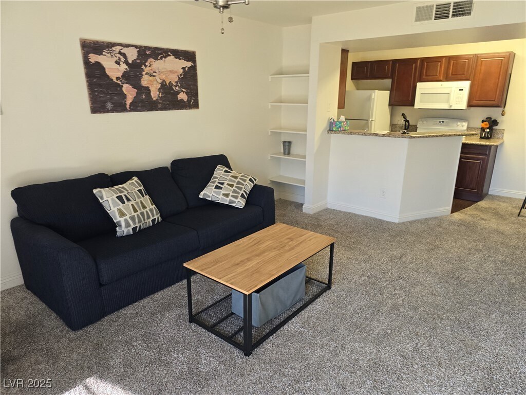 Foto principal - 5166 S Jones Blvd