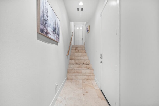 Foto del edificio - 2417 Charleston St