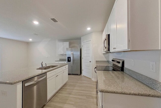 Building Photo - 118 Metalmark Dr