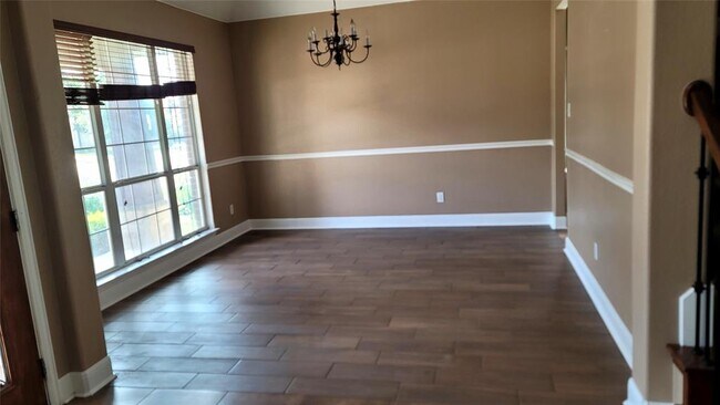 Building Photo - 303 Kati Ln