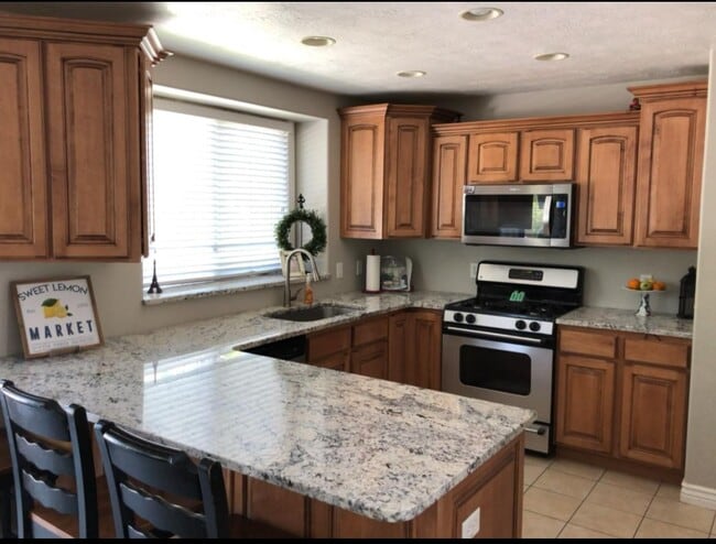 Building Photo - 4588 Spring Meadow Dr