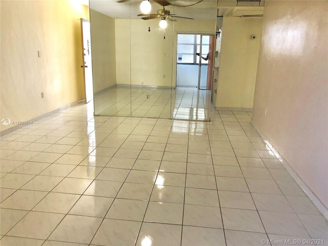 Primary Photo - 2496 SW 17th Ave