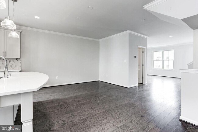 Foto del edificio - 13625 Harrier Way