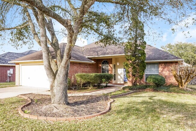 Building Photo - 814 Courtside Dr W