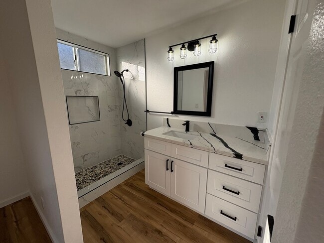 Building Photo - Stunning Home in Sea Country