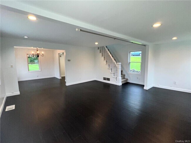 Building Photo - 29 Ramapo Rd
