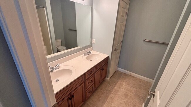 Foto del edificio - $2,000 townhome for rent Swatara township 3 bed 2.5 baths
