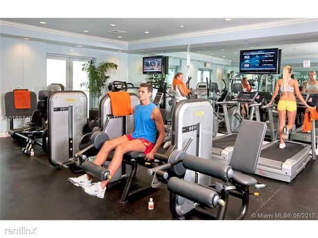 Foto del edificio - 150 Sunny Isles Blvd