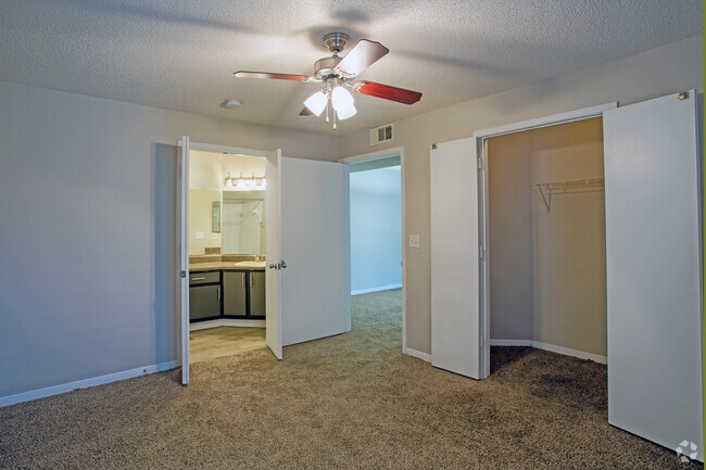 2BR,2BA - Legacy at Festival