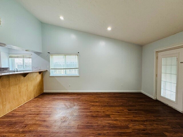 Foto del edificio - 14323 Quiet Town Ln