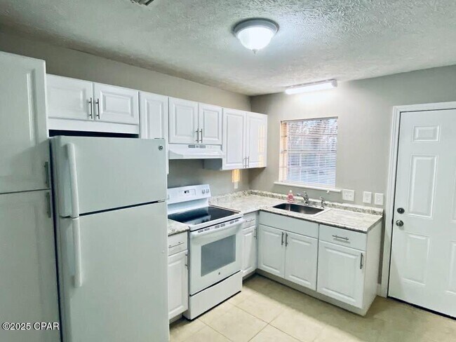 Foto del edificio - 1925 W 27th St