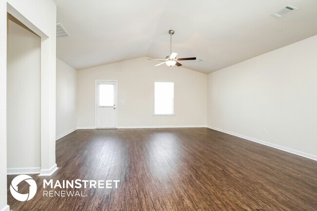 Building Photo - 2524 Queen Bee Dr