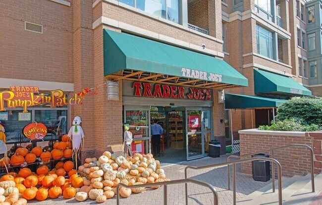 Foto del edificio - 1111 25th St NW