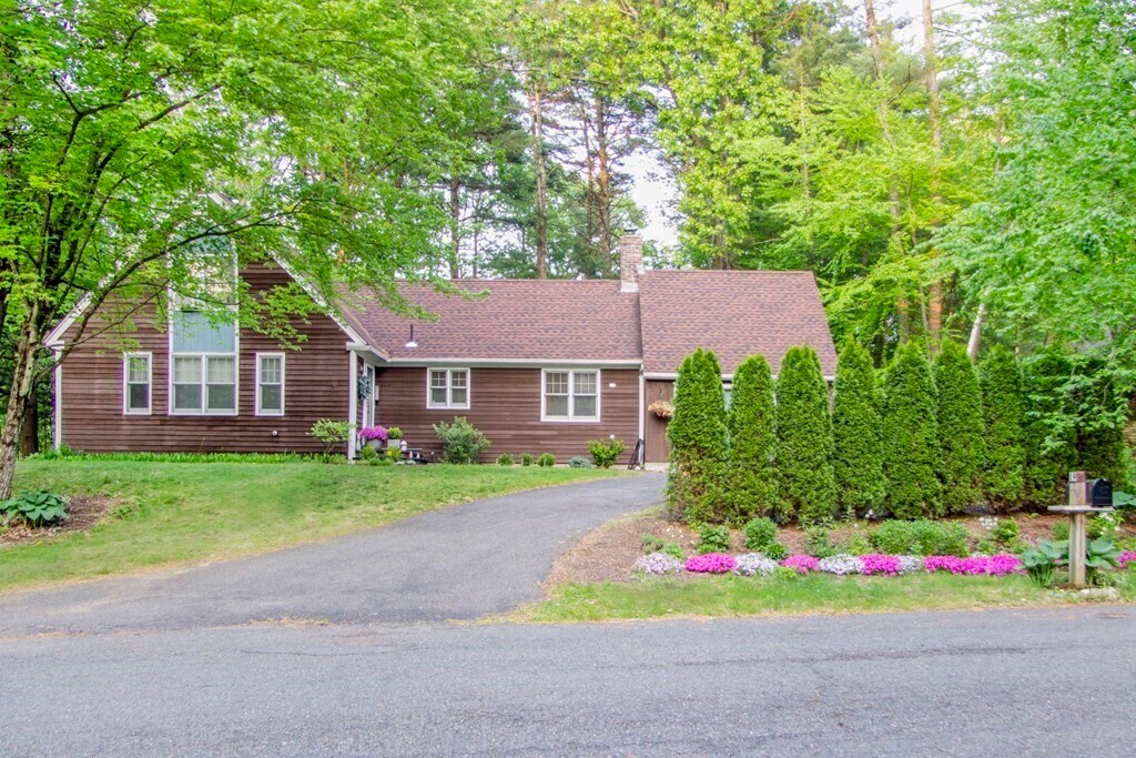 Foto principal - 19 Jason Ct