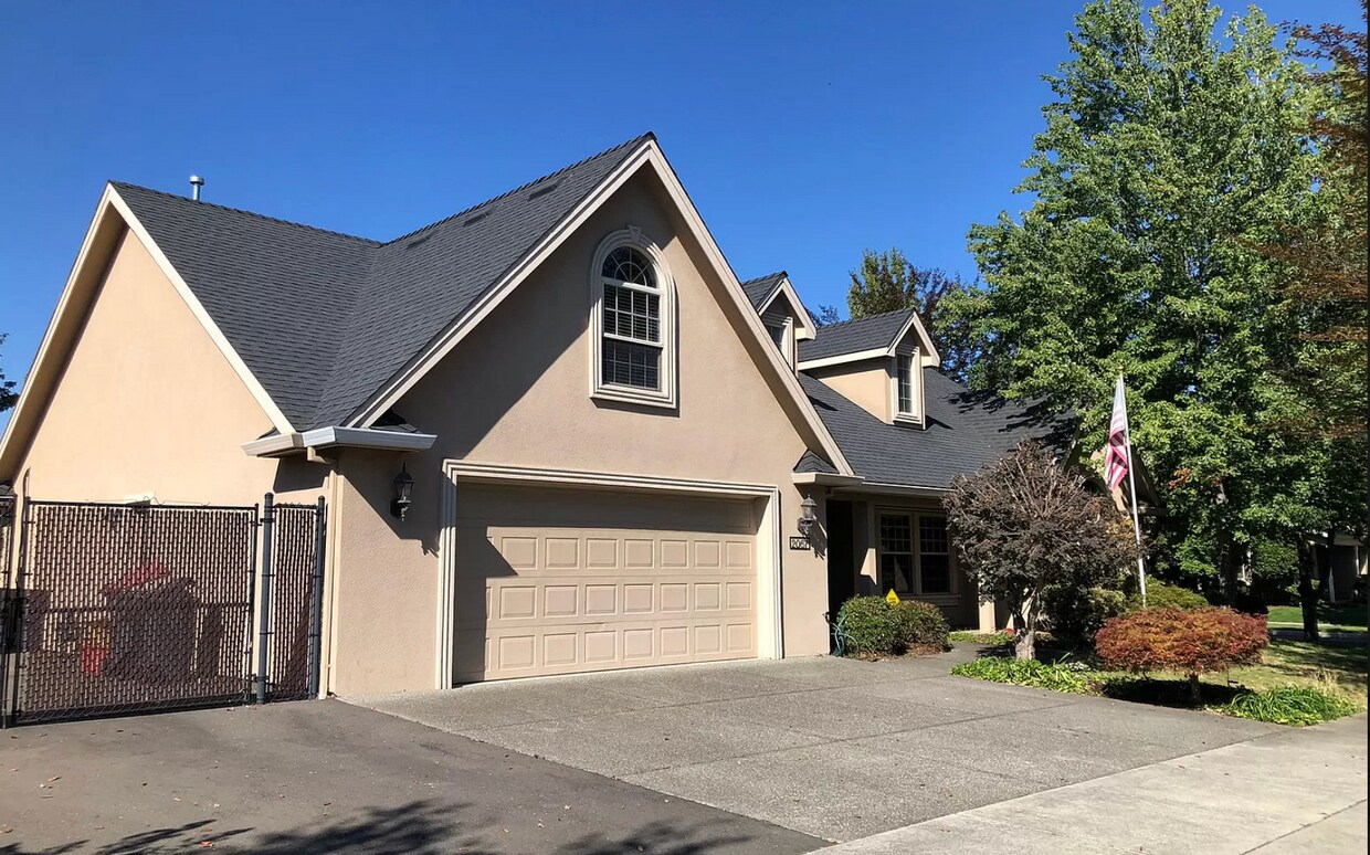 Primary Photo - 2067 Manchester Dr