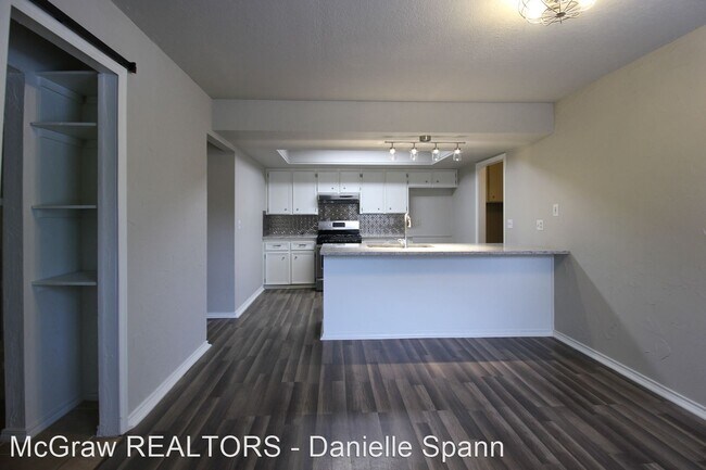 Building Photo - 3 br, 2 bath House - 2513 W. Freeport St.