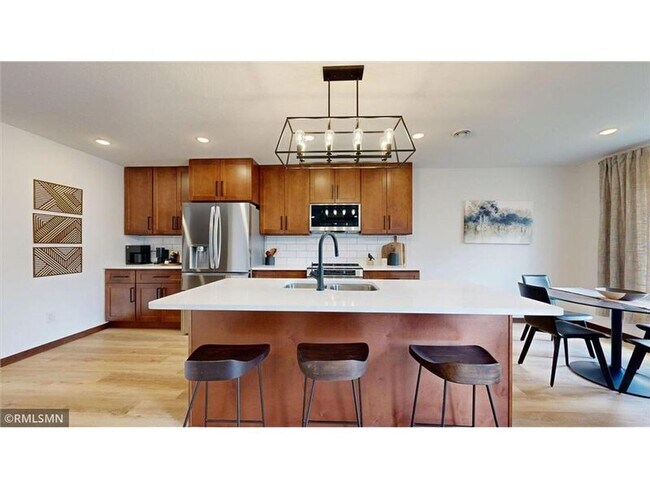 Foto del edificio - 18001 Walnut Circle