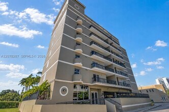 Building Photo - 120 Douglas Rd