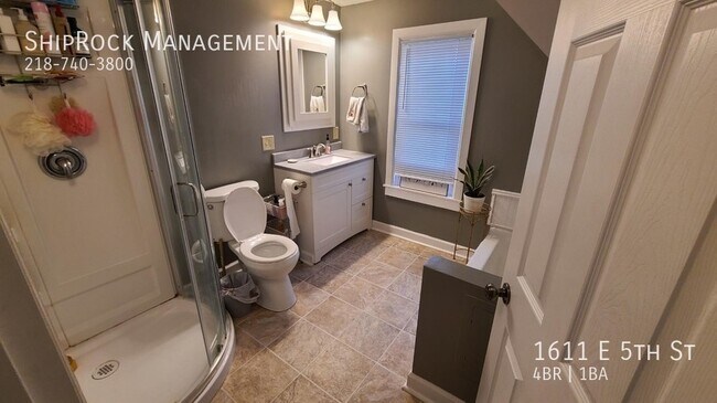 Foto del edificio - 1611 E 5th St