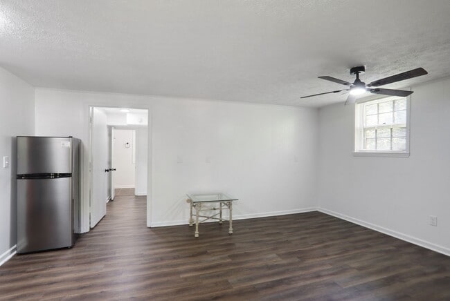 Building Photo - 3675 Charles Dr