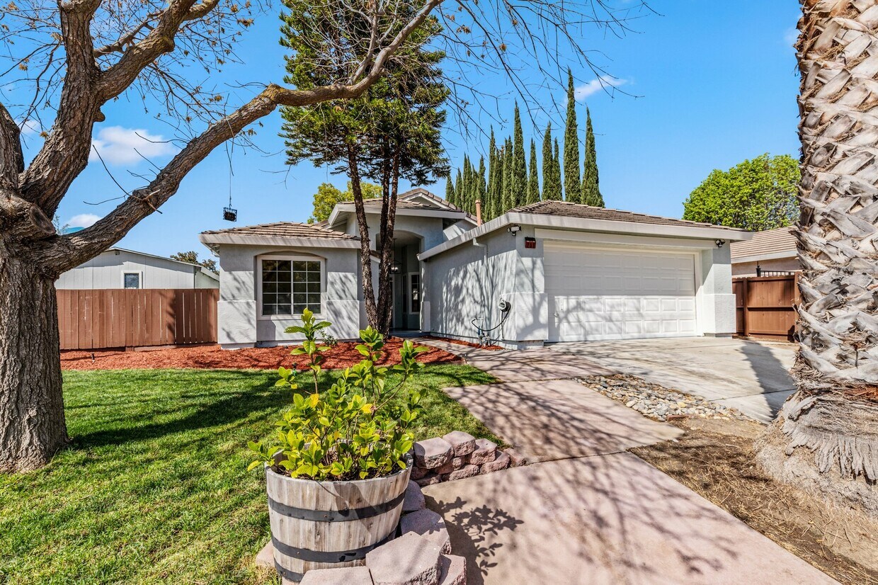 Foto principal - 251 Firefly Way