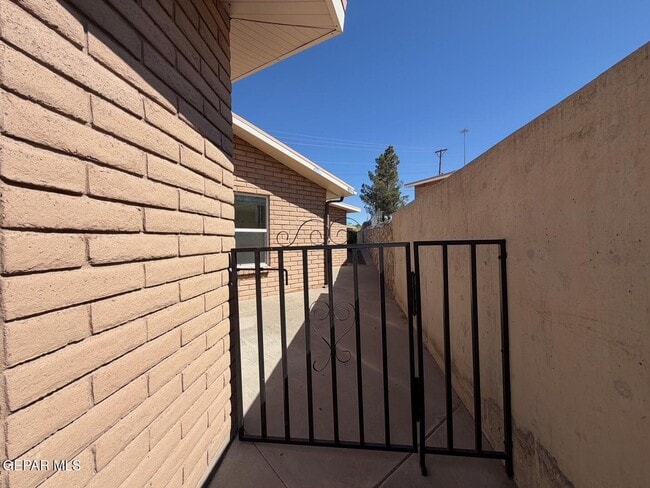 Foto del edificio - 293 Atlantic Rd