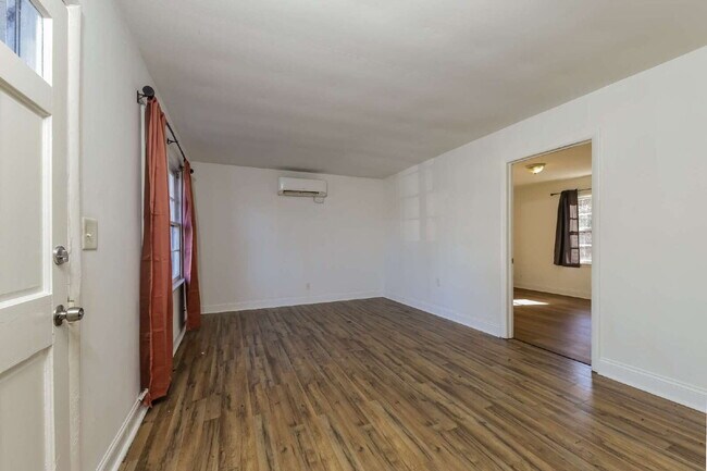 Photo - "Cozy 2-Bedroom Gem on Bond Street – Pet-Friendly Winston-Salem!" Apartment