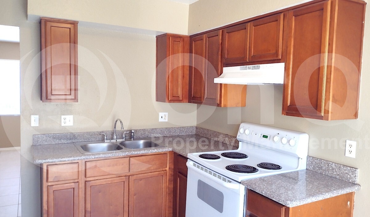 Building Photo - 6742 W Palmaire Ave