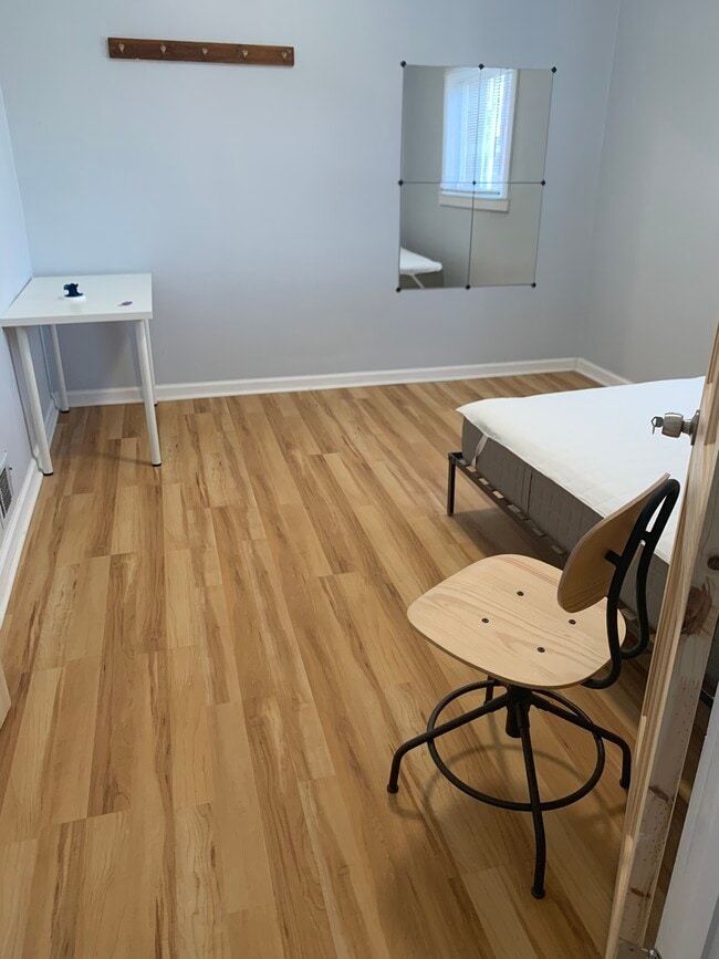 Building Photo - 316 Meyran Ave