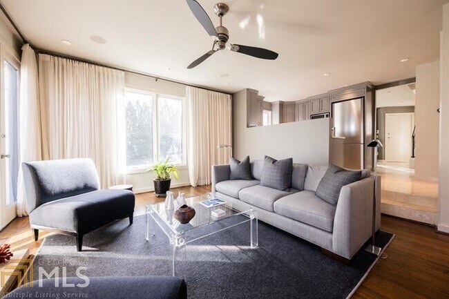 Foto del edificio - 322 9th St NE