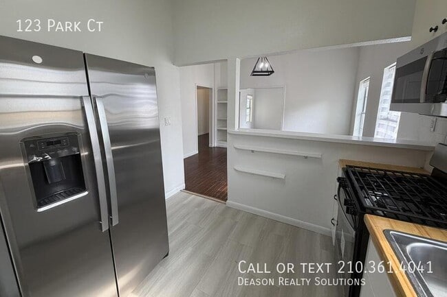 Foto del edificio - 123 Park Ct