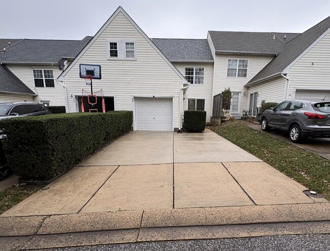 Foto del edificio - 305 Mt Royal Ave