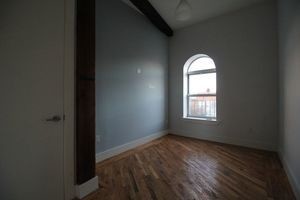 Foto del edificio - 99 Rogers Ave