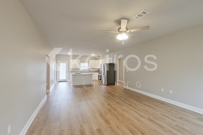 Building Photo - 22834 Balsam Dr