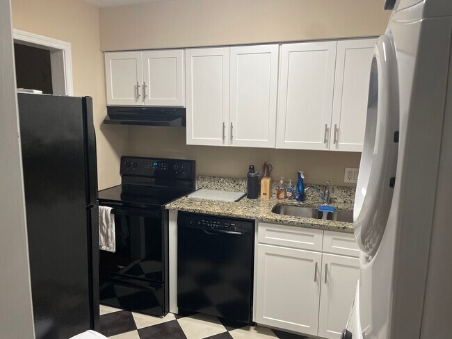 Updated appliances - 3901 Whitland Ave