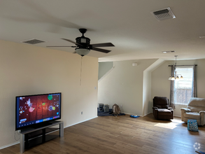 Building Photo - 280 La Dera Dr