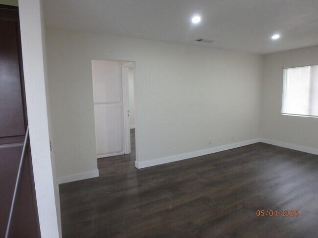 Foto del edificio - 446 N Elk St