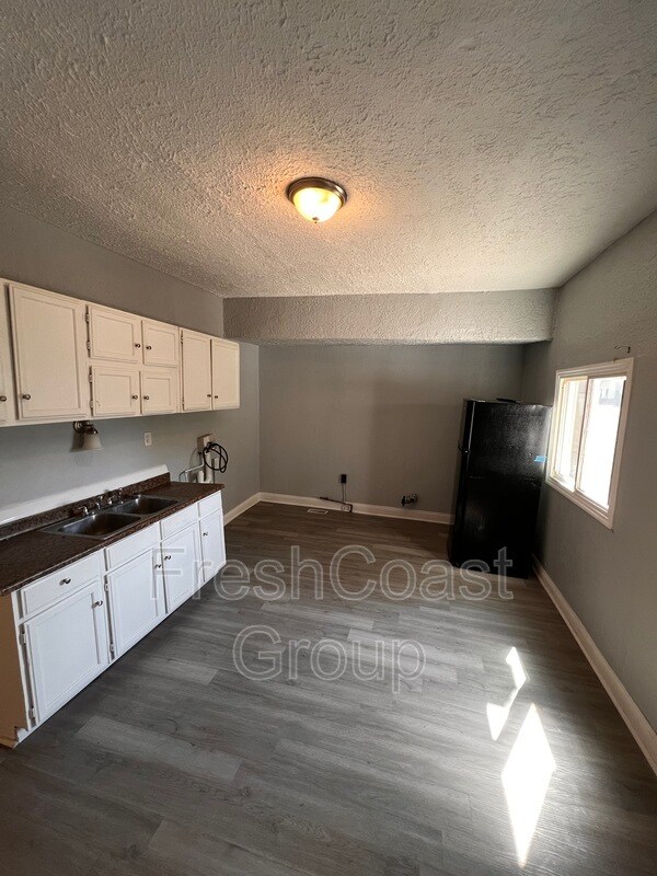 Foto del edificio - 3318 W 30th St