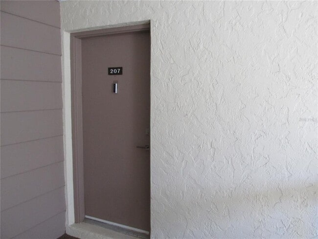 Building Photo - 626 Bird Bay Dr S