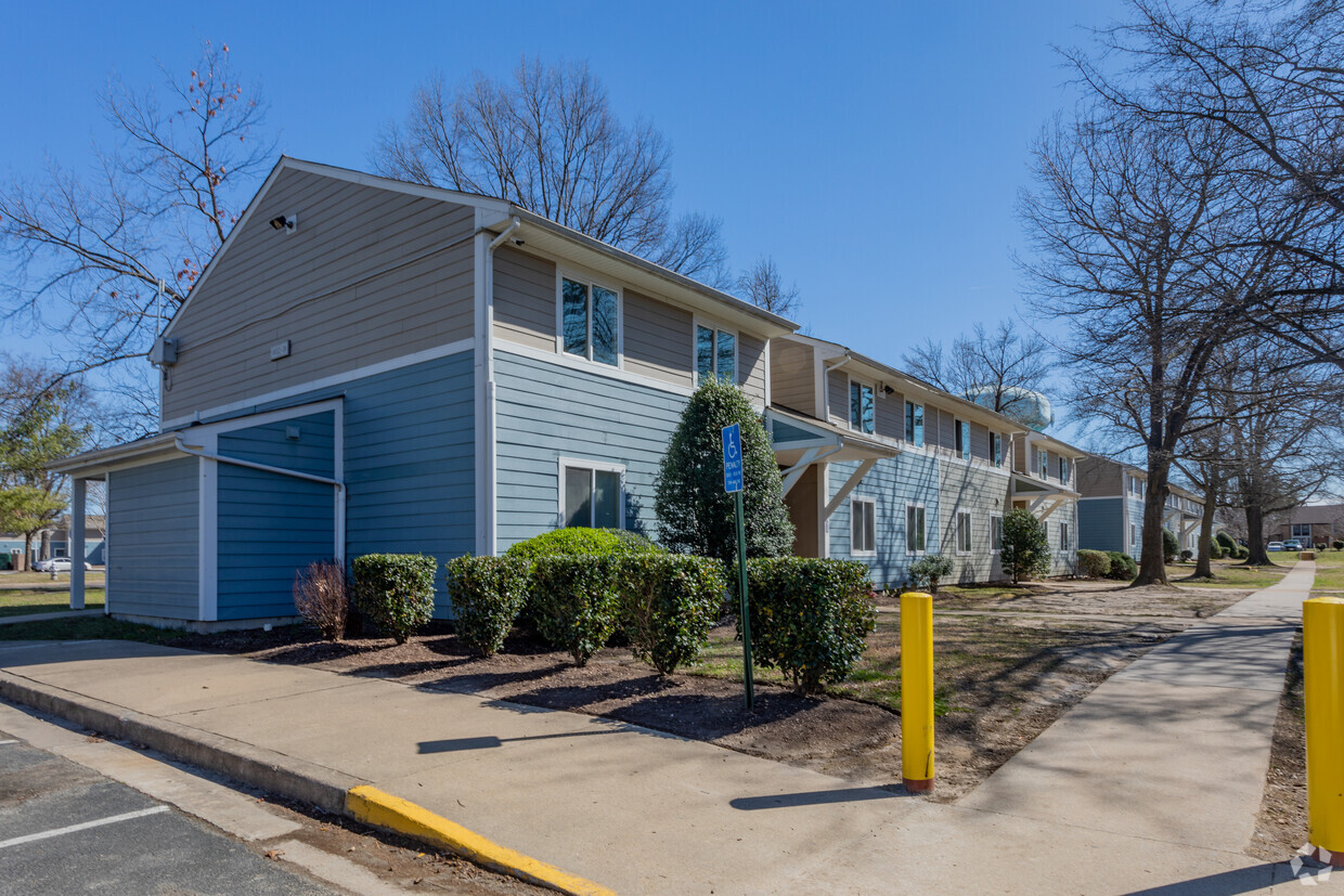 Building Photo - Newman Village Apartments