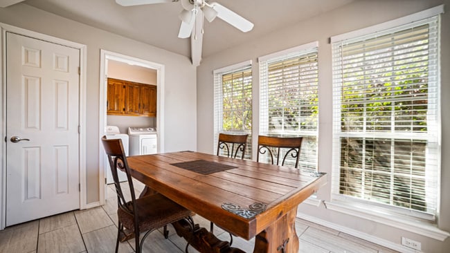 Photo - 3804 Matterhorn Dr House