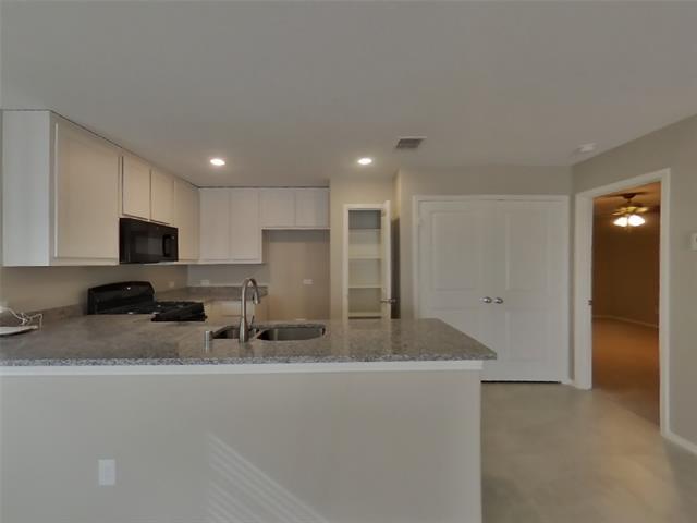 Building Photo - 8813 Red Fox Trl